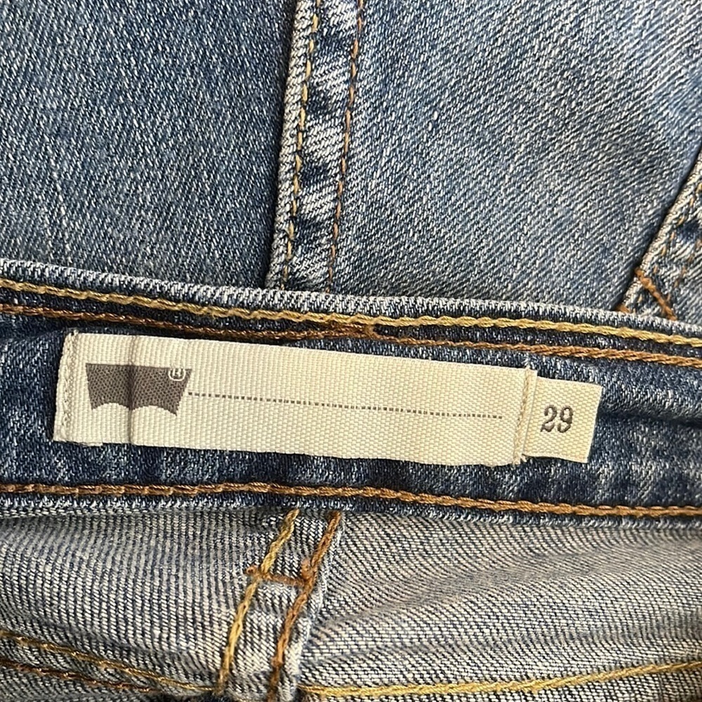 Levi’s Roll Up Shorts l SIZE 29 - Picture 6 of 11